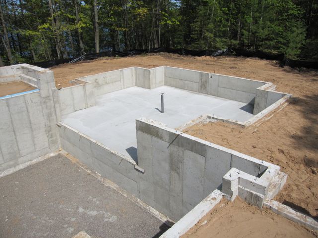 9' poured wall leading into the 4' crawl space